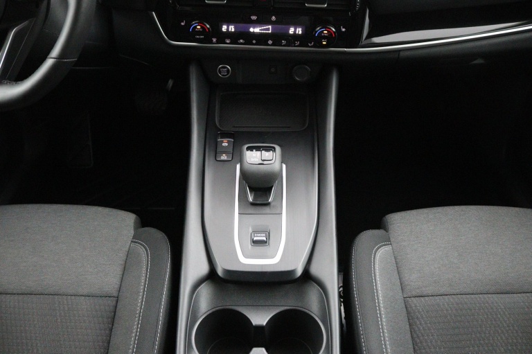 Nissan Qashqai - 1.3 MHEV Xtronic N-Connecta 23