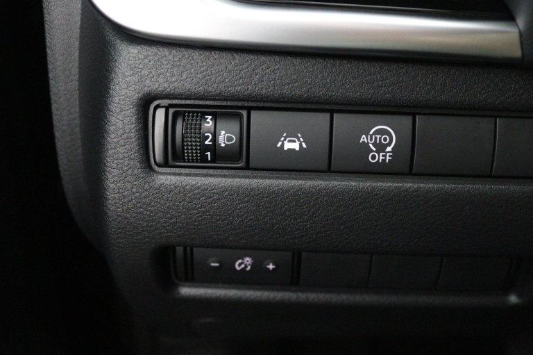 Nissan Qashqai - 1.3 MHEV Xtronic N-Connecta 26