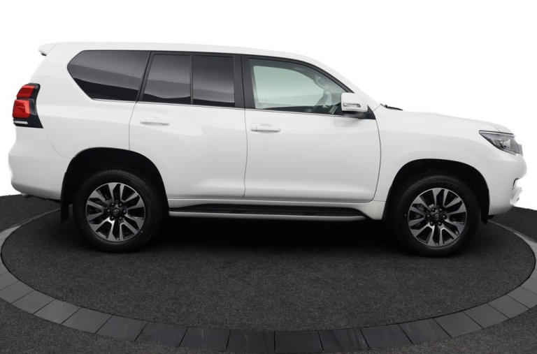 Toyota Land Cruiser - 2.8 D-4D-F Professional Window Van 13
