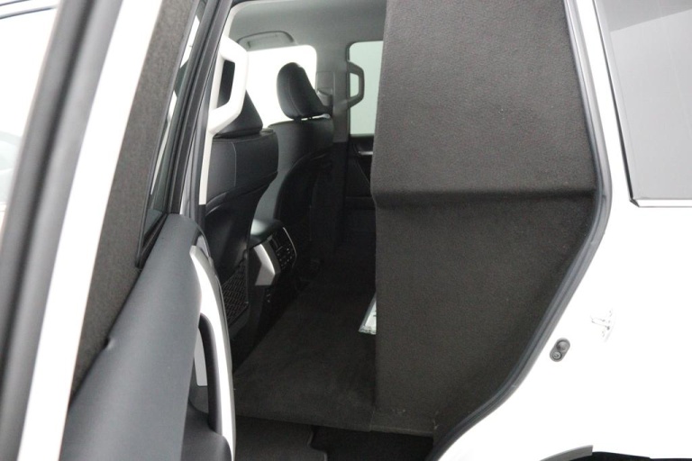 Toyota Land Cruiser - 2.8 D-4D-F Professional Window Van 18