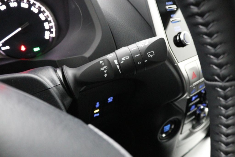 Toyota Land Cruiser - 2.8 D-4D-F Professional Window Van 30