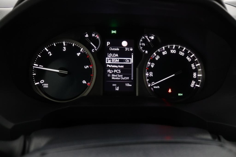 Toyota Land Cruiser - 2.8 D-4D-F Professional Window Van 6
