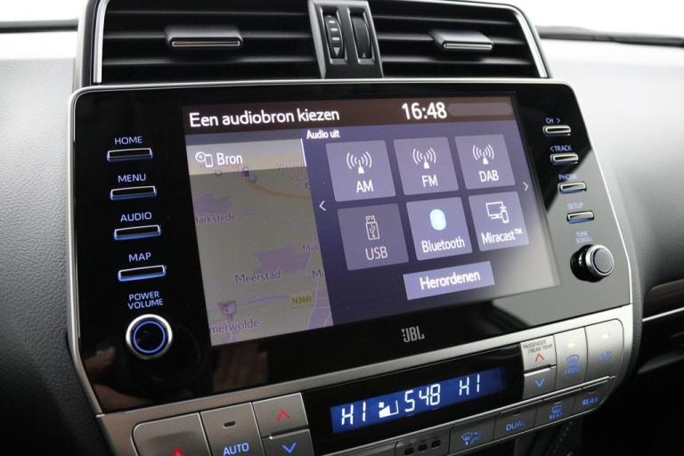 Toyota Land Cruiser - 2.8 D-4D-F Professional Window Van 9
