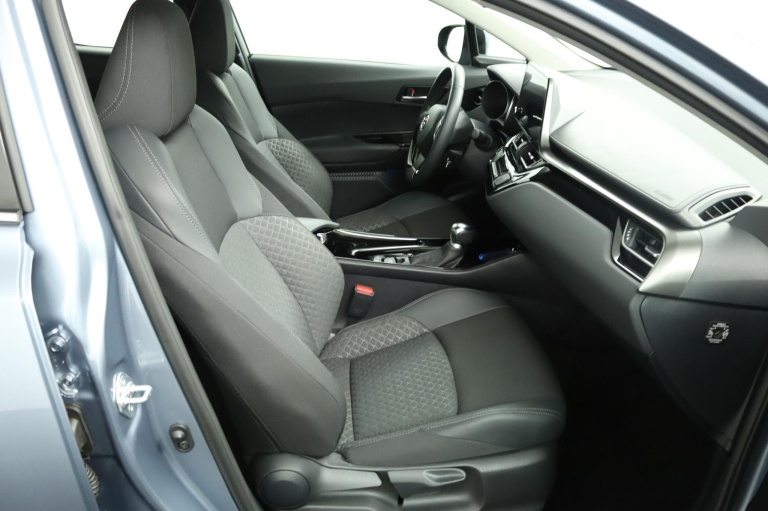 Toyota C-HR - 1.8 Hybrid Dynamic 22