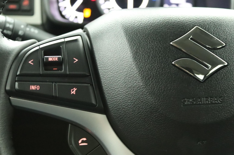 Suzuki Ignis - 1.2 Smart Hybrid Style 19