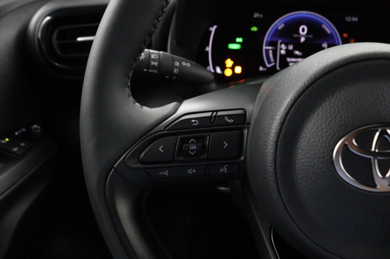 Toyota Yaris Cross - 1.5 Hybrid 115 Dynamic 18