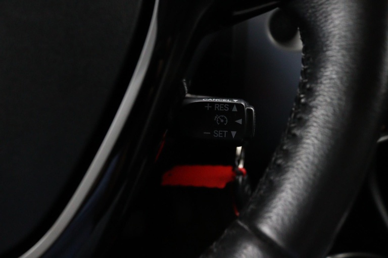 Toyota Aygo - 1.0 VVT-i x-play 18