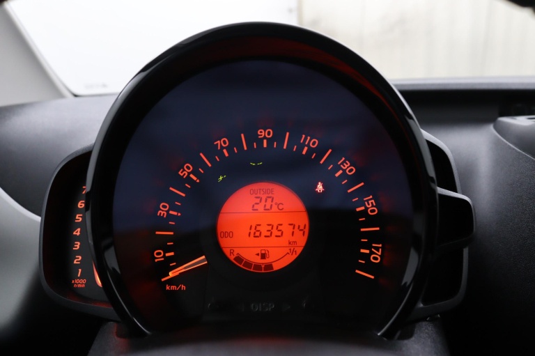 Toyota Aygo - 1.0 VVT-i x-play 20