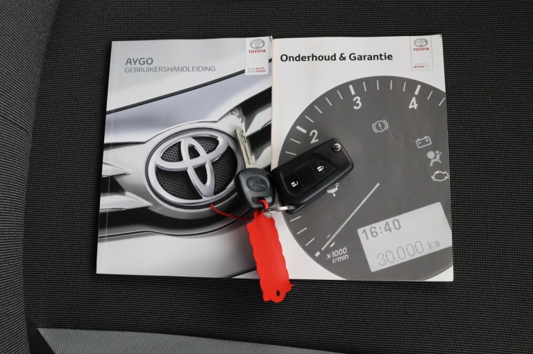Toyota Aygo - 1.0 VVT-i x-play 22