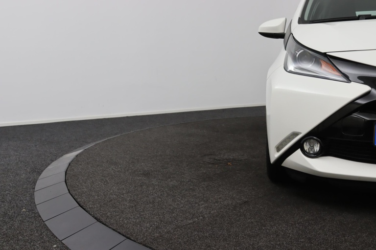 Toyota Aygo - 1.0 VVT-i x-play 34
