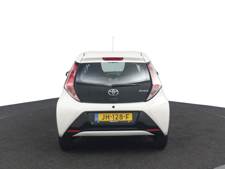 Toyota Aygo - 1.0 VVT-i x-play 8