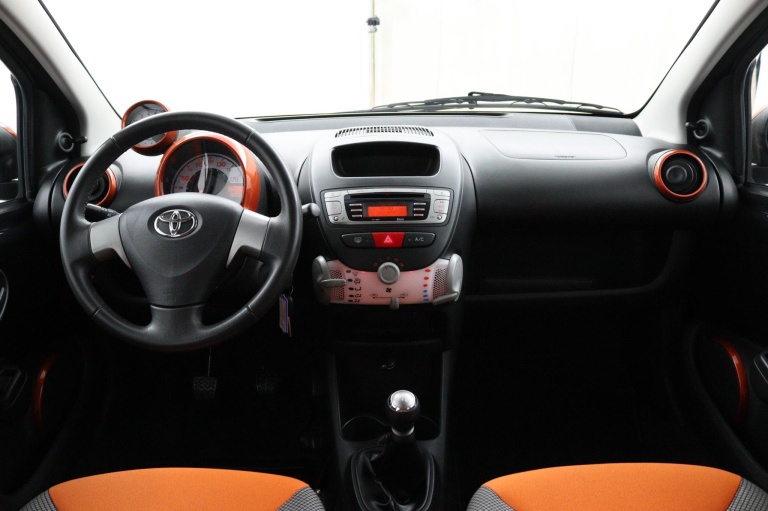 Toyota Aygo - 1.0 VVT-i Dynamic Orange 10