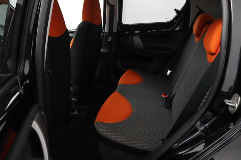 Toyota Aygo - 1.0 VVT-i Dynamic Orange 12
