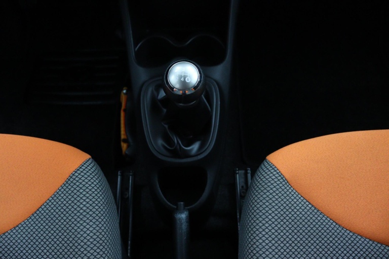 Toyota Aygo - 1.0 VVT-i Dynamic Orange 25