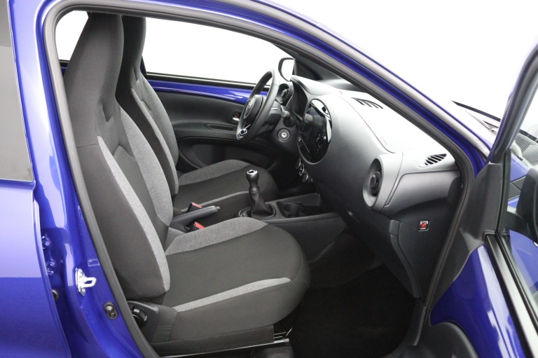 Toyota Aygo X - 1.0 VVT-i MT Play 22