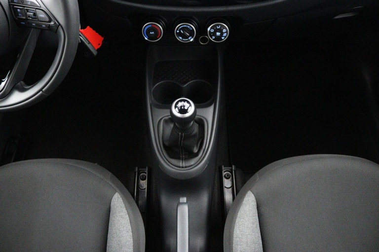 Toyota Aygo X - 1.0 VVT-i MT Play 27