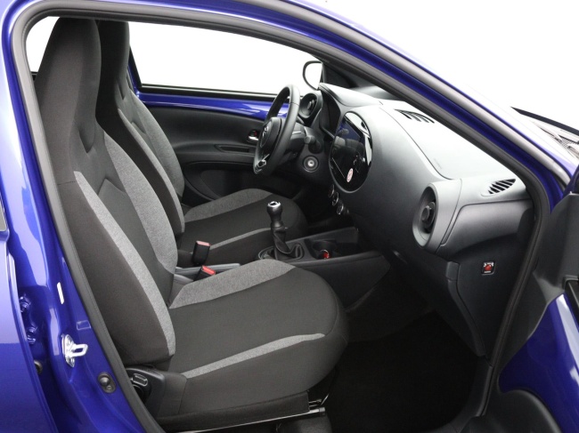 Toyota Aygo X - 1.0 VVT-i MT Play