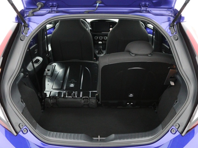 Toyota Aygo X - 1.0 VVT-i MT Play