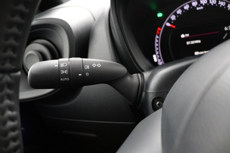 Toyota Aygo X - 1.0 VVT-i MT Play 30