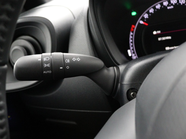 Toyota Aygo X - 1.0 VVT-i MT Play