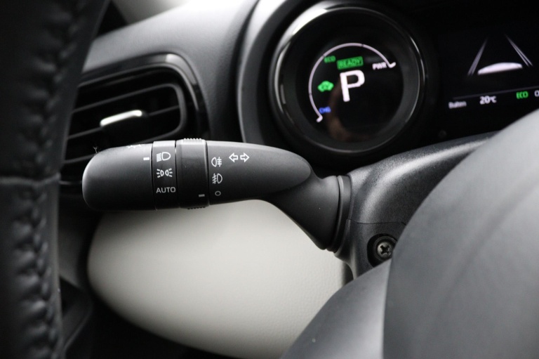 Toyota Yaris - 1.5 Hybrid 30