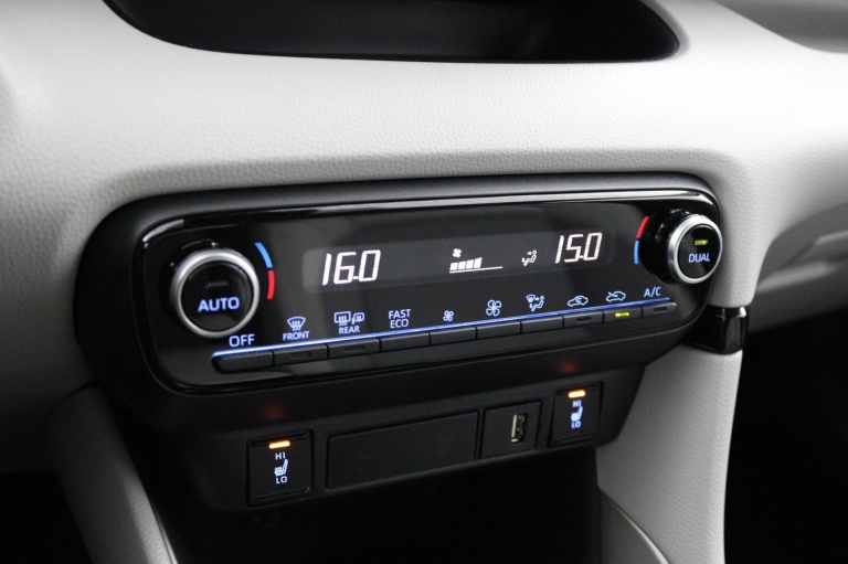 Toyota Yaris - 1.5 Hybrid 7