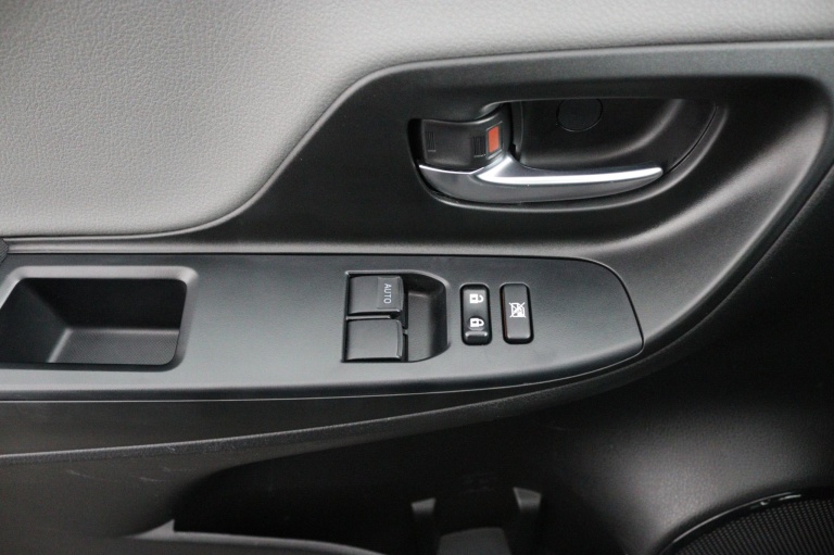 Toyota Yaris - 1.5 VVT-i Active 28