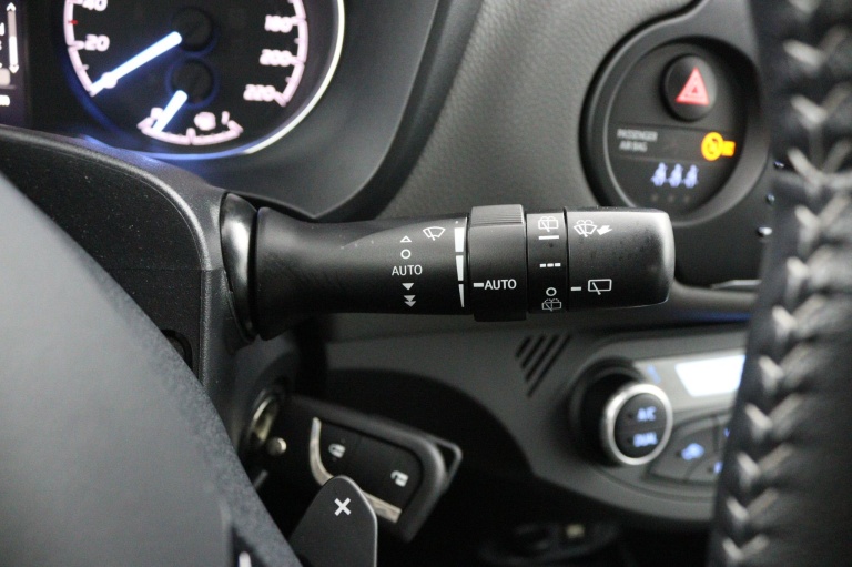 Toyota Yaris - 1.5 VVT-i Active 31