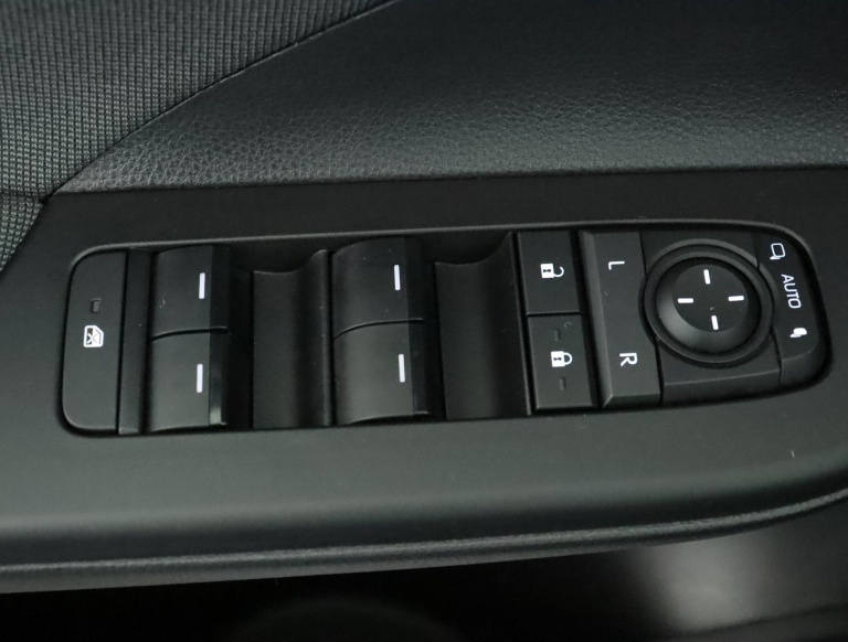 Toyota C-HR - 1.8 Hybrid 140 Dynamic 29