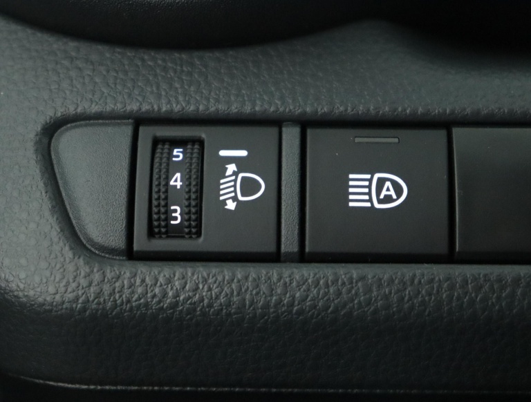 Toyota C-HR - 1.8 Hybrid 140 Dynamic 30