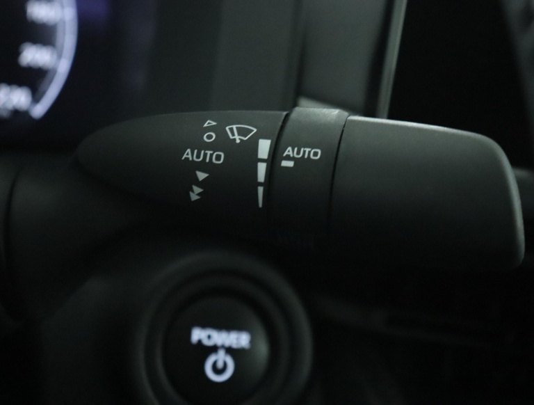Toyota C-HR - 1.8 Hybrid 140 Dynamic 32