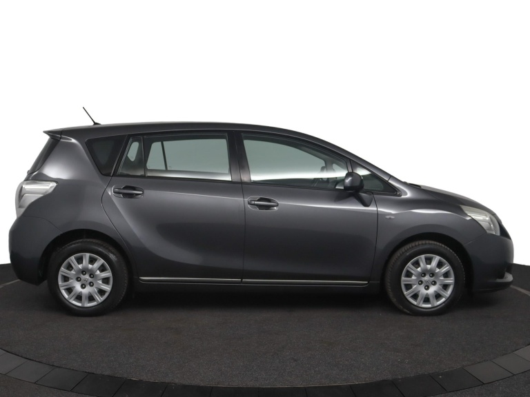 Toyota Verso - 1.8 VVT-i Aspiration 12