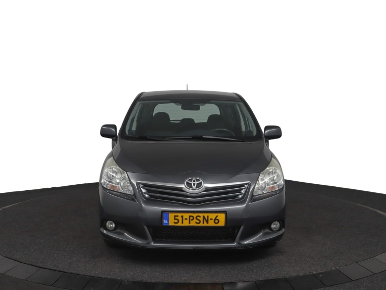 Toyota Verso - 1.8 VVT-i Aspiration 14