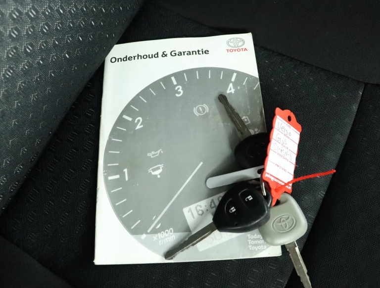 Toyota Verso - 1.8 VVT-i Aspiration 9