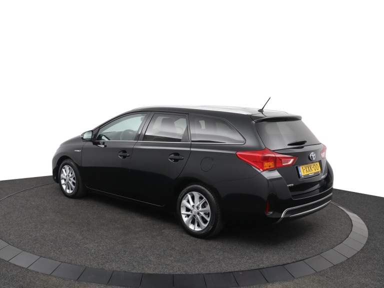 Toyota Auris Touring Sports - 1.8 Hybrid 12