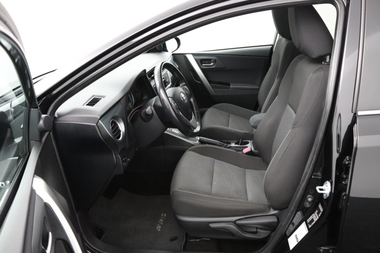 Toyota Auris Touring Sports - 1.8 Hybrid 17