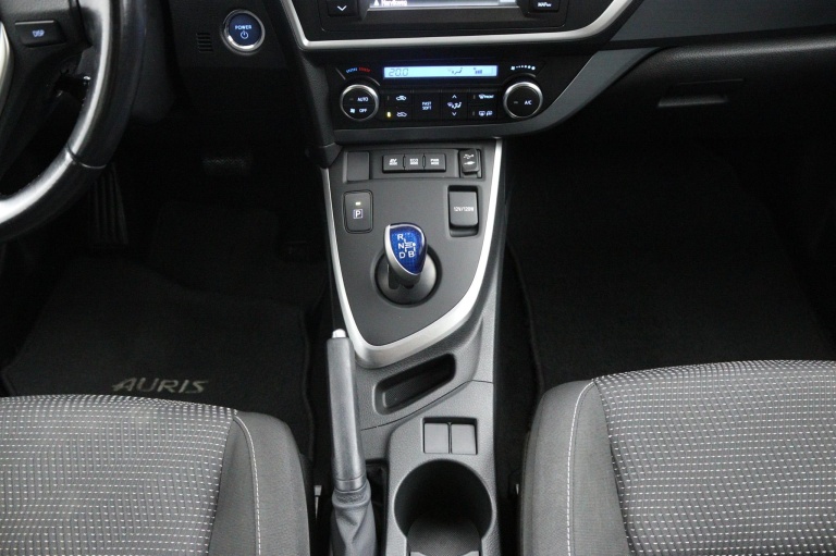 Toyota Auris Touring Sports - 1.8 Hybrid 27