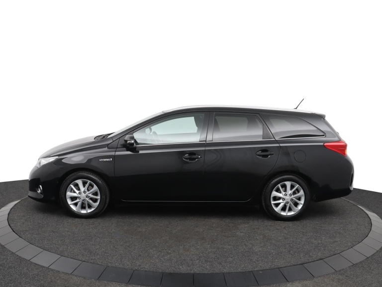 Toyota Auris Touring Sports - 1.8 Hybrid 3