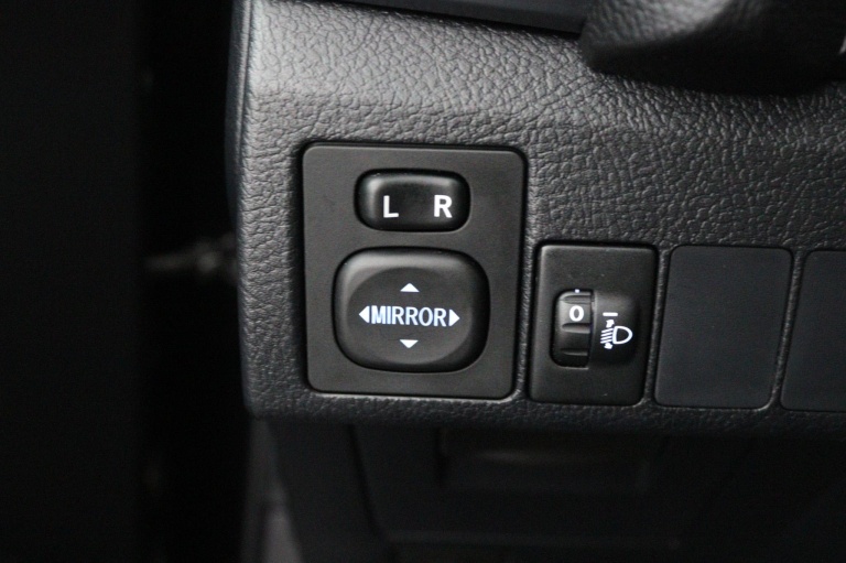 Toyota Auris Touring Sports - 1.8 Hybrid 30