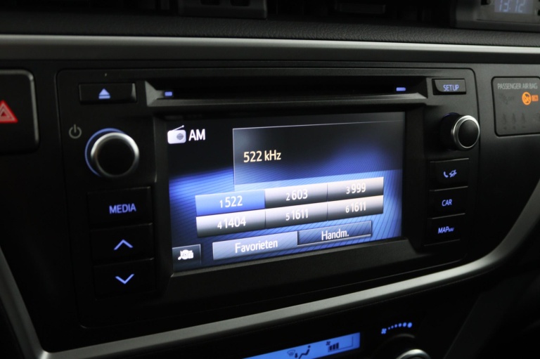 Toyota Auris Touring Sports - 1.8 Hybrid 43
