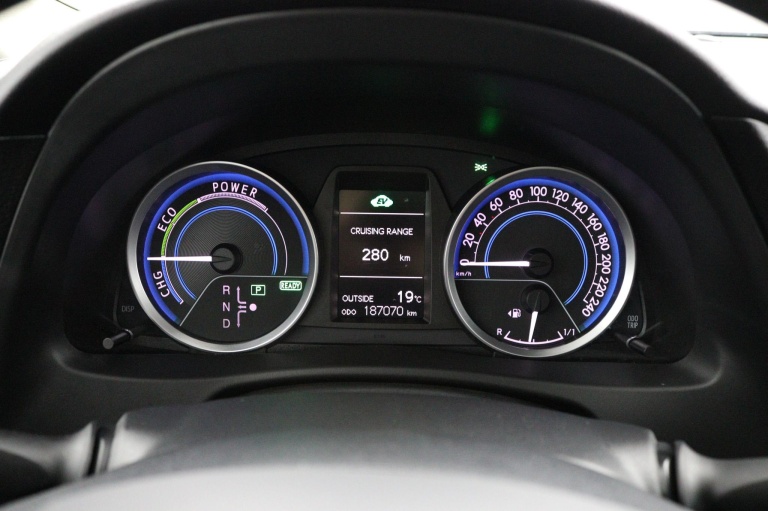 Toyota Auris Touring Sports - 1.8 Hybrid 6