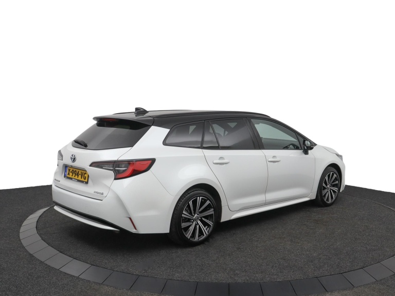 Toyota Corolla Touring Sports - 1.8 Hybrid Bi-Tone 2