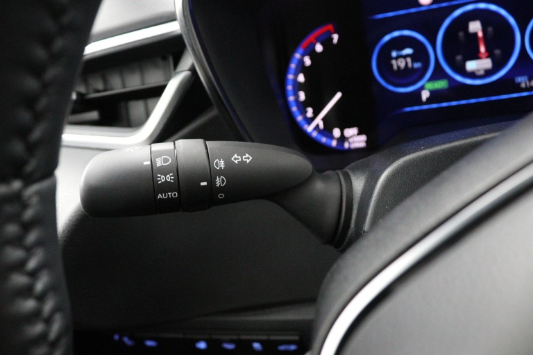 Toyota Corolla Touring Sports - 1.8 Hybrid Bi-Tone 31