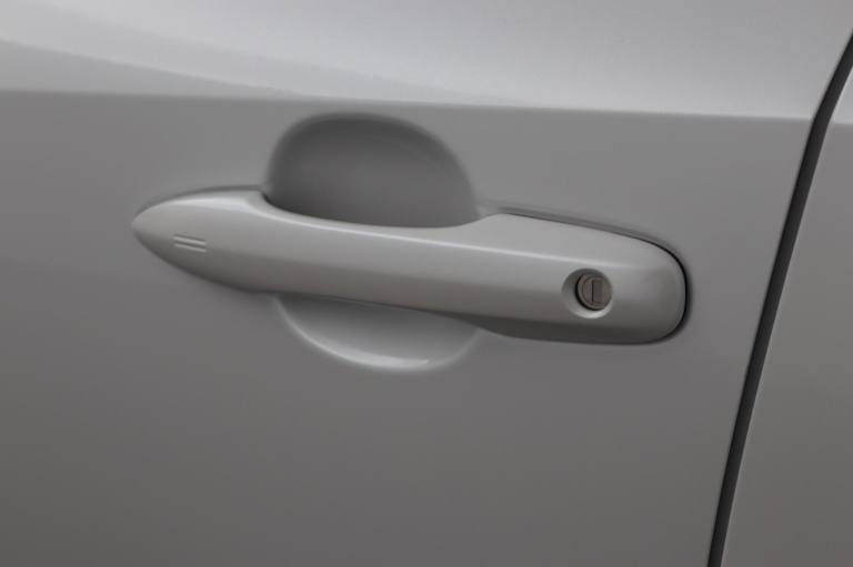 Toyota Corolla Touring Sports - 1.8 Hybrid Bi-Tone 37