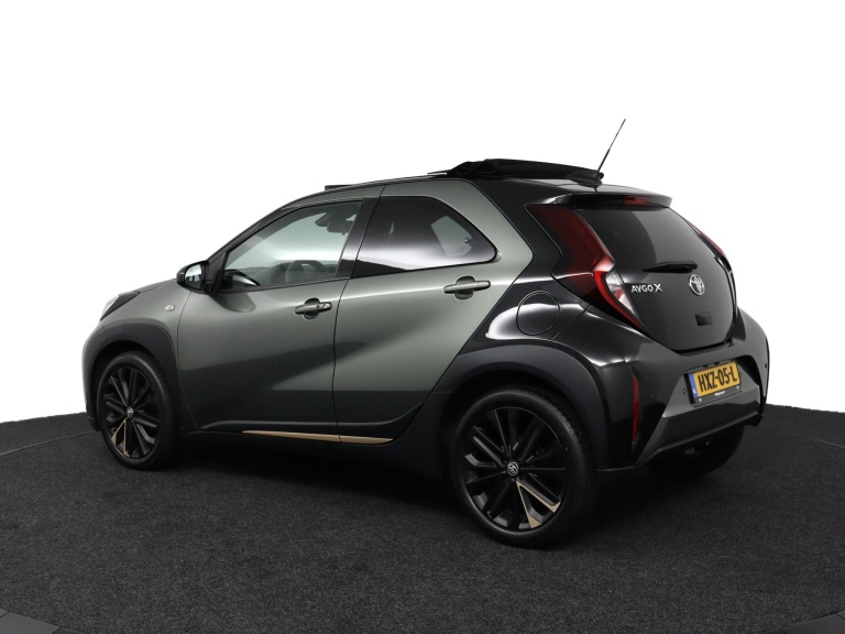 Toyota Aygo X - 1.0 VVT-i MT Premium Cabrio 12