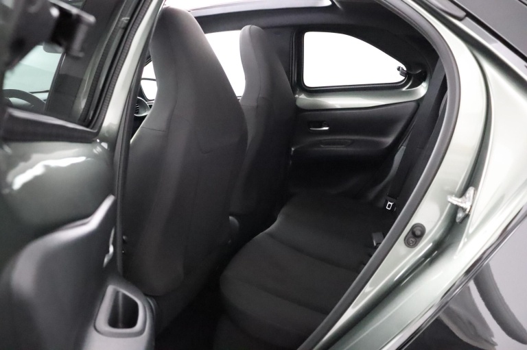 Toyota Aygo X - 1.0 VVT-i MT Premium Cabrio 18