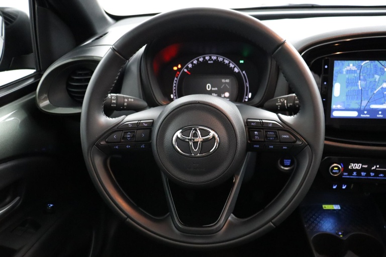 Toyota Aygo X - 1.0 VVT-i MT Premium Cabrio 19