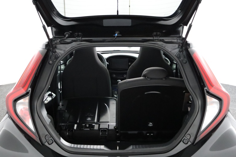 Toyota Aygo X - 1.0 VVT-i MT Premium Cabrio 26