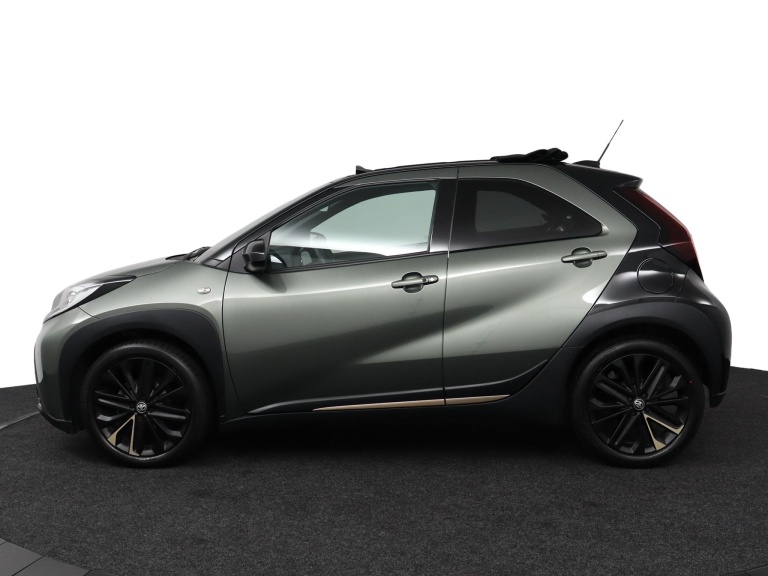 Toyota Aygo X - 1.0 VVT-i MT Premium Cabrio 3