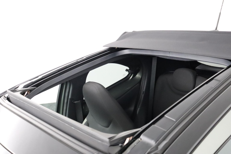 Toyota Aygo X - 1.0 VVT-i MT Premium Cabrio 37